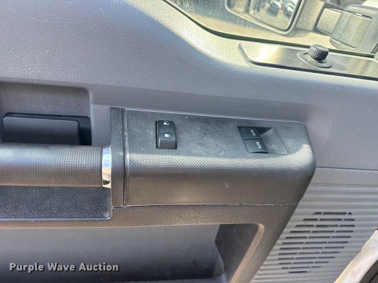 image for item FB8594 2016 Ford F250 Super Duty XL Ext. Cab pickup truck