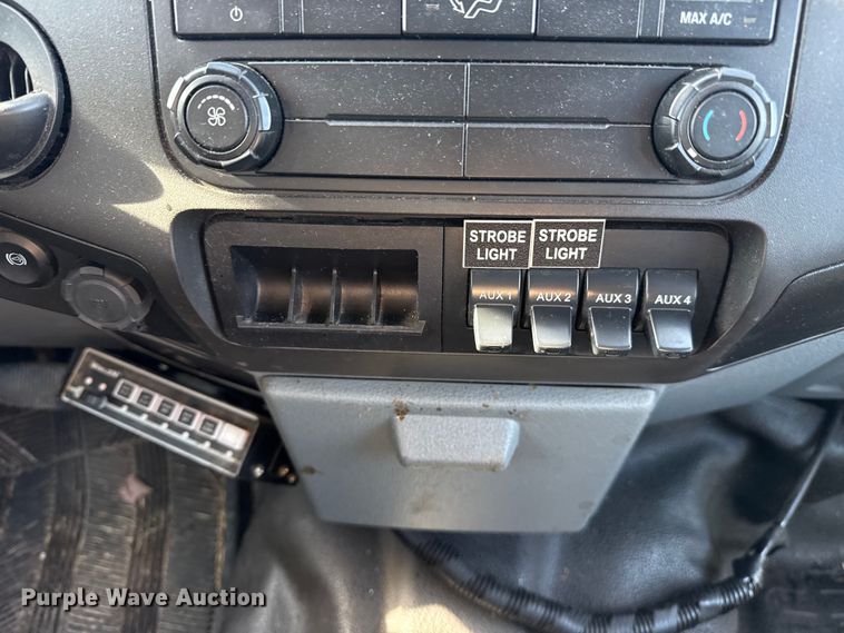 image for item FB8594 2016 Ford F250 Super Duty XL Ext. Cab pickup truck