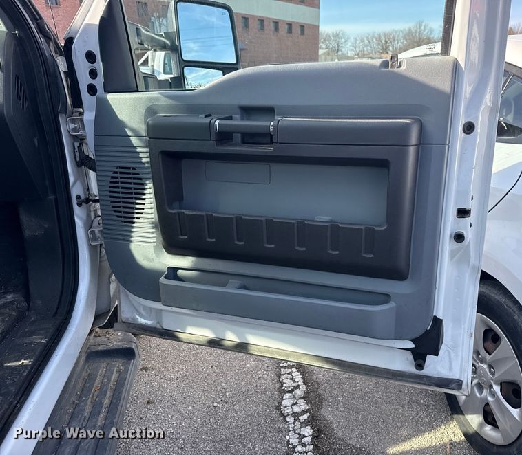 image for item FB8594 2016 Ford F250 Super Duty XL Ext. Cab pickup truck