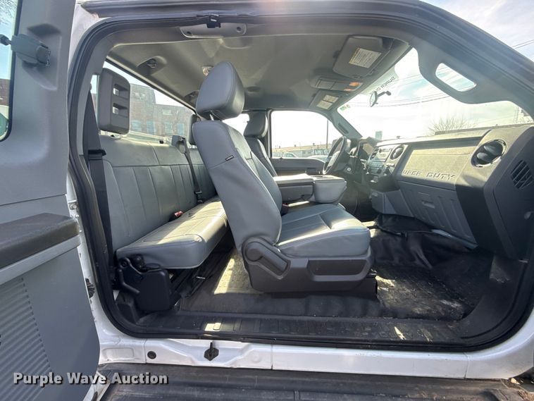 image for item FB8594 2016 Ford F250 Super Duty XL Ext. Cab pickup truck