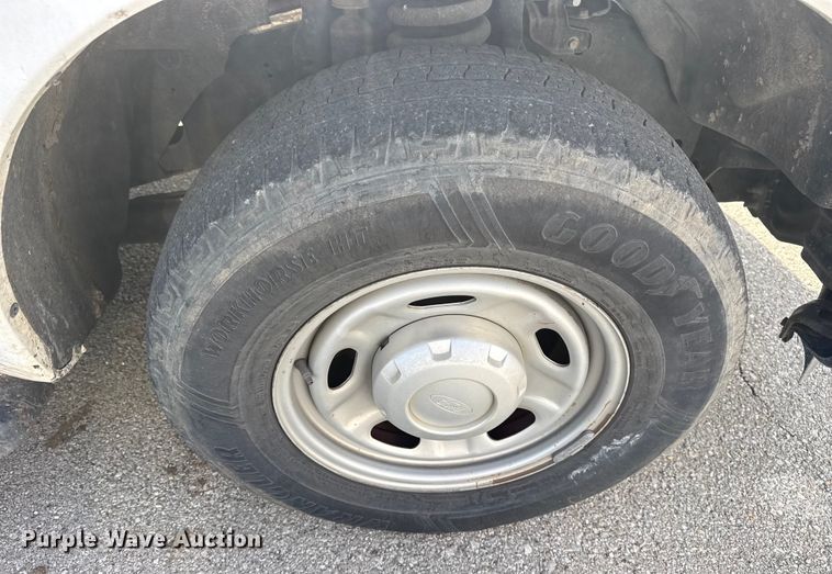 image for item FB8594 2016 Ford F250 Super Duty XL Ext. Cab pickup truck