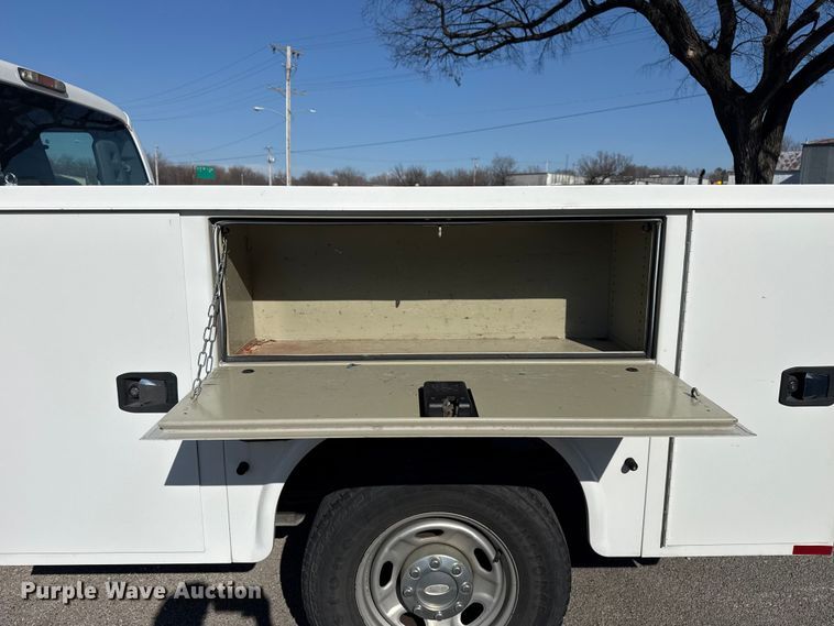 image for item FB8595 2012 Ford F250 Super Duty XL Ext. Cab utility bed pickup truck