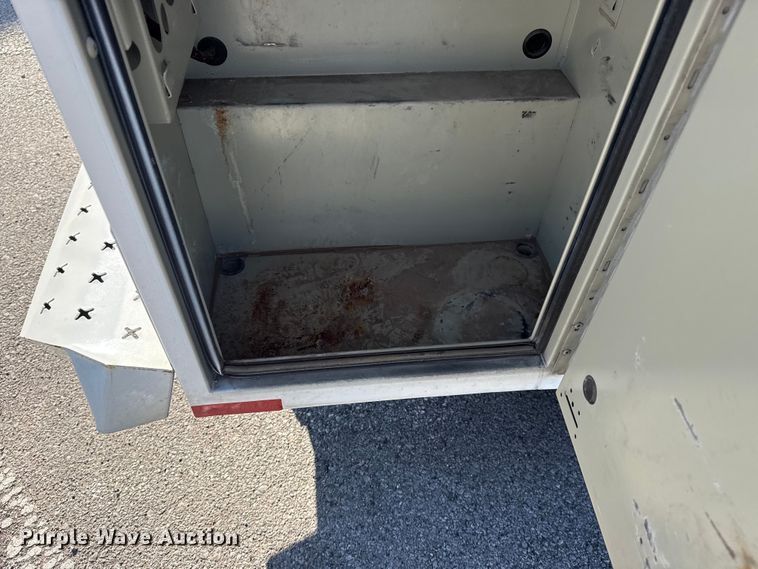 image for item FB8595 2012 Ford F250 Super Duty XL Ext. Cab utility bed pickup truck