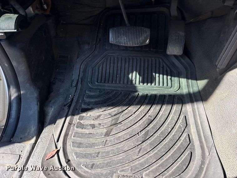 image for item FB8595 2012 Ford F250 Super Duty XL Ext. Cab utility bed pickup truck