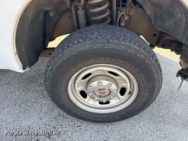 image for item FB8595 2012 Ford F250 Super Duty XL Ext. Cab utility bed pickup truck