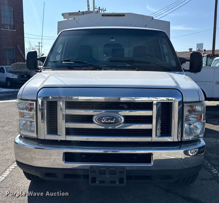 image for item FB8596 2012 Ford E350 Super Duty utility van