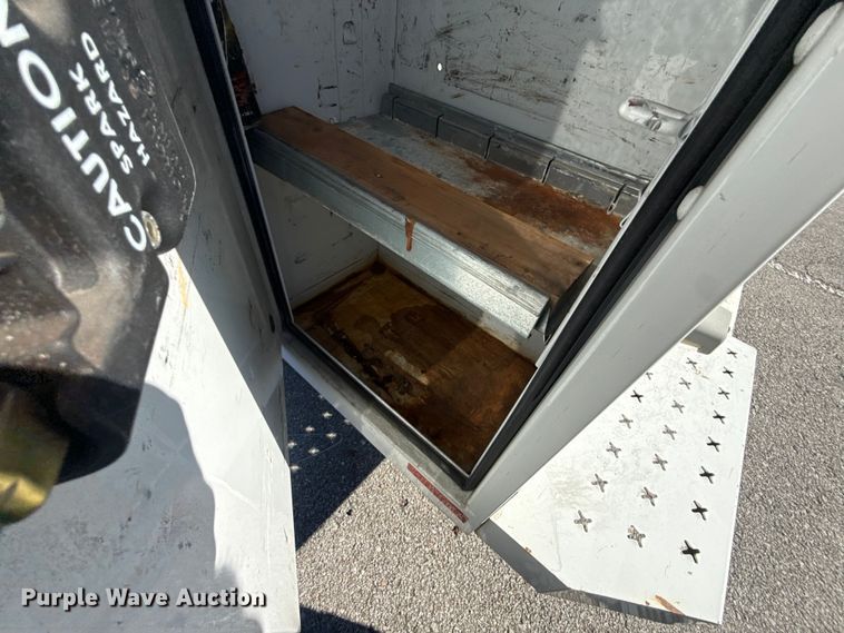 image for item FB8596 2012 Ford E350 Super Duty utility van