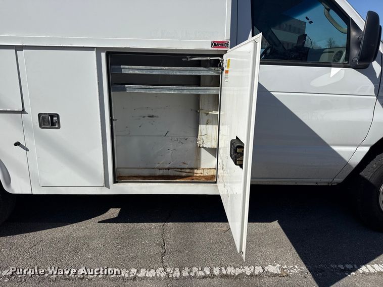 image for item FB8596 2012 Ford E350 Super Duty utility van