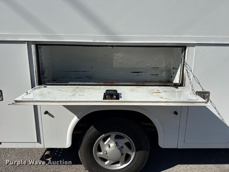 image for item FB8596 2012 Ford E350 Super Duty utility van
