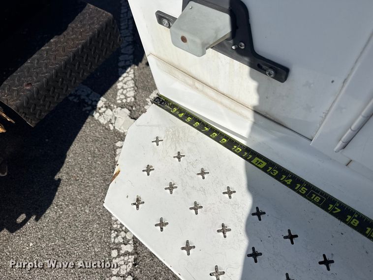 image for item FB8596 2012 Ford E350 Super Duty utility van