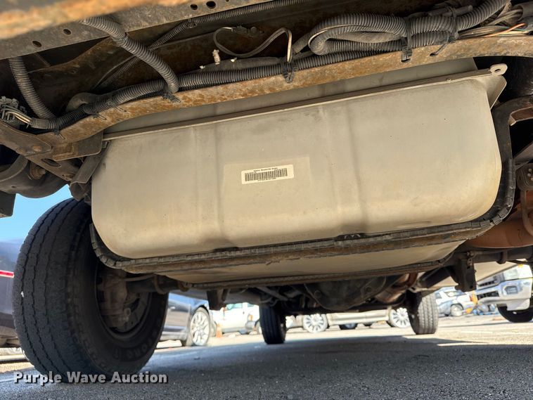 image for item FB8596 2012 Ford E350 Super Duty utility van