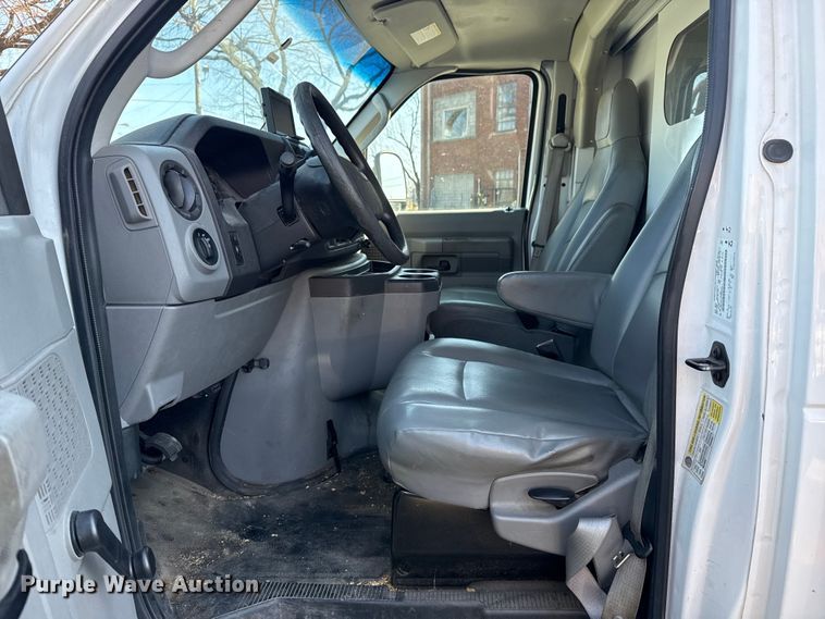 image for item FB8596 2012 Ford E350 Super Duty utility van
