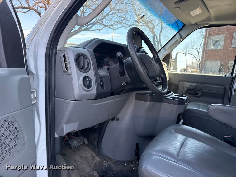 image for item FB8596 2012 Ford E350 Super Duty utility van