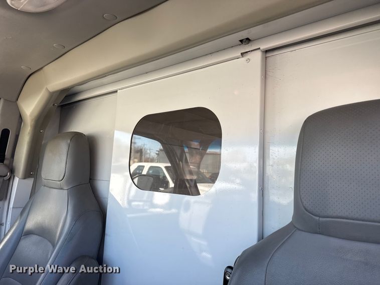 image for item FB8596 2012 Ford E350 Super Duty utility van