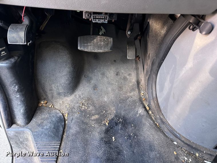 image for item FB8596 2012 Ford E350 Super Duty utility van