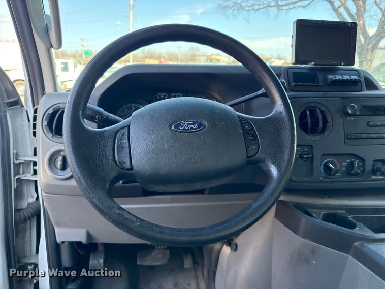 image for item FB8596 2012 Ford E350 Super Duty utility van