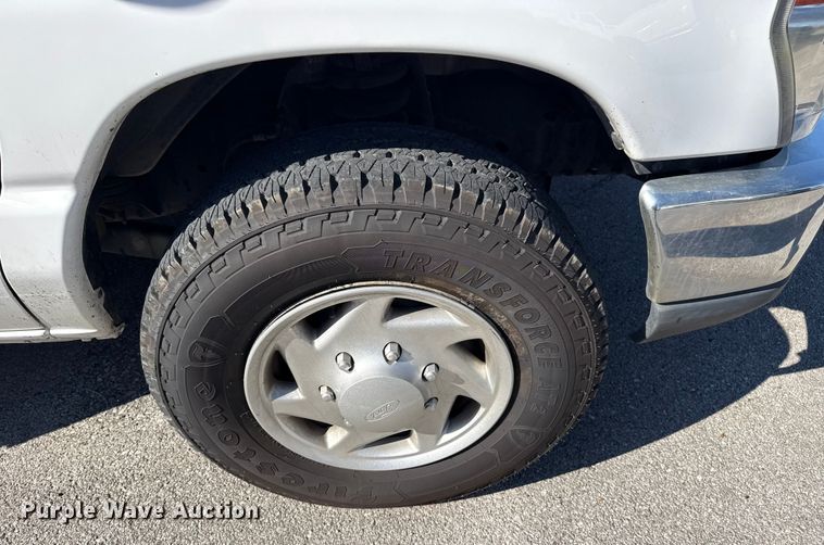 image for item FB8596 2012 Ford E350 Super Duty utility van