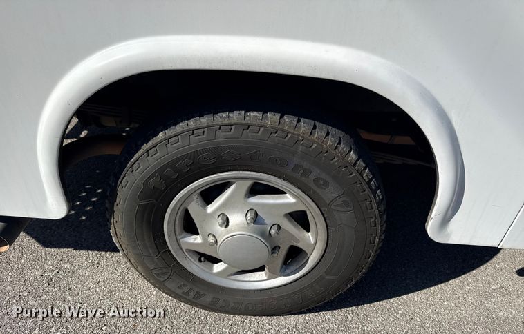 image for item FB8596 2012 Ford E350 Super Duty utility van