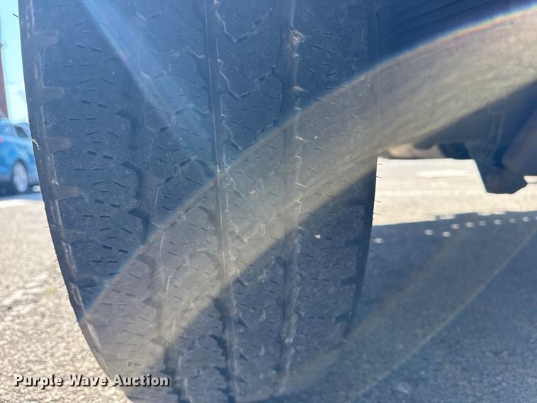 image for item FB8596 2012 Ford E350 Super Duty utility van