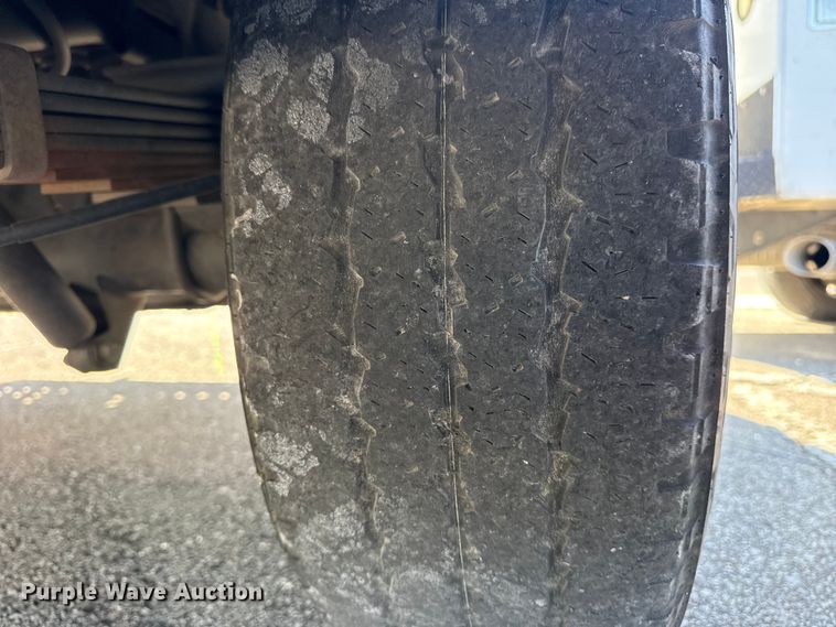 image for item FB8596 2012 Ford E350 Super Duty utility van