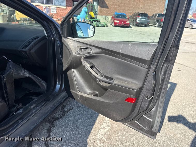 image for item FB8597 2016 Ford Focus 