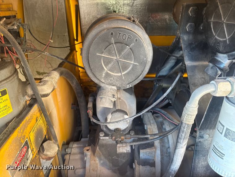 image for item FB8599 1995 Atlas Cooco XAS99JD air compressor