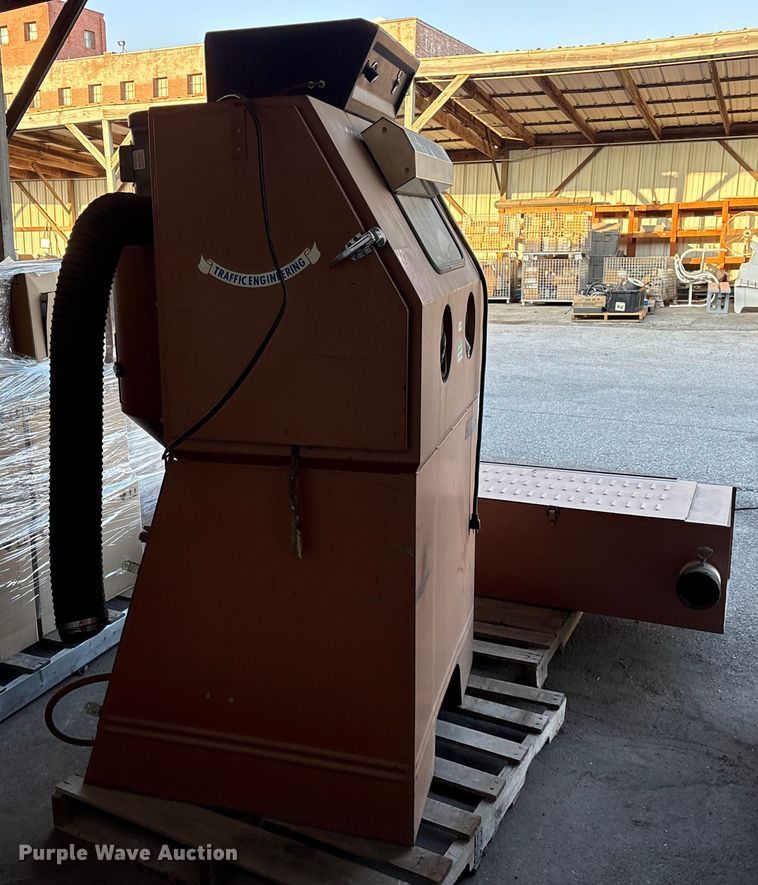 image for item FB8601 Zero 55-300R&DAG 1PH sand blast cabinet