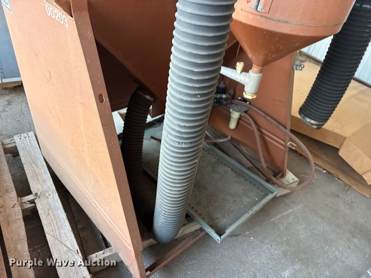 image for item FB8601 Zero 55-300R&DAG 1PH sand blast cabinet