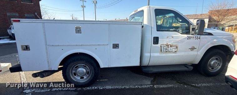 image for item FB8603 2011 Ford F250 Super Duty XLT utility bed pickup truck