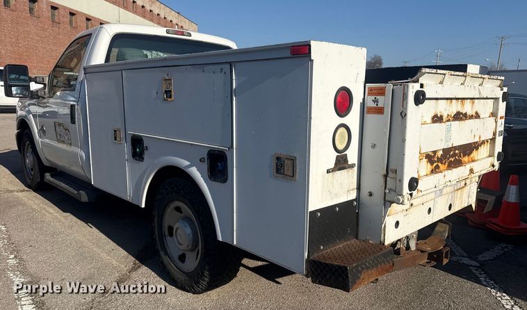 image for item FB8603 2011 Ford F250 Super Duty XLT utility bed pickup truck