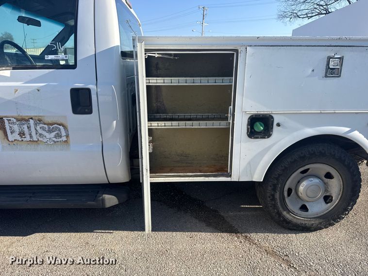 image for item FB8603 2011 Ford F250 Super Duty XLT utility bed pickup truck