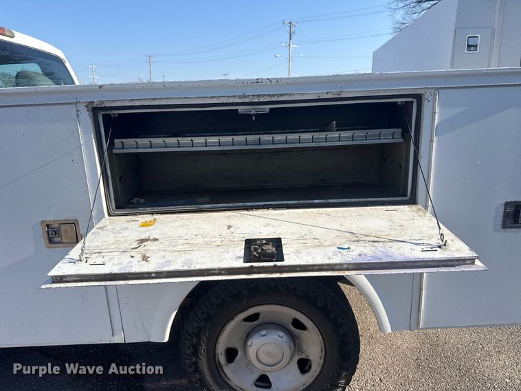 image for item FB8603 2011 Ford F250 Super Duty XLT utility bed pickup truck