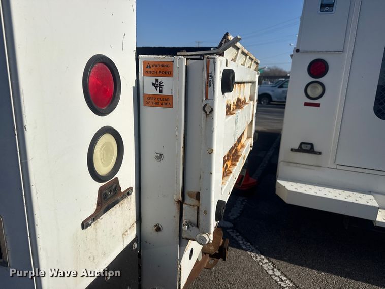 image for item FB8603 2011 Ford F250 Super Duty XLT utility bed pickup truck