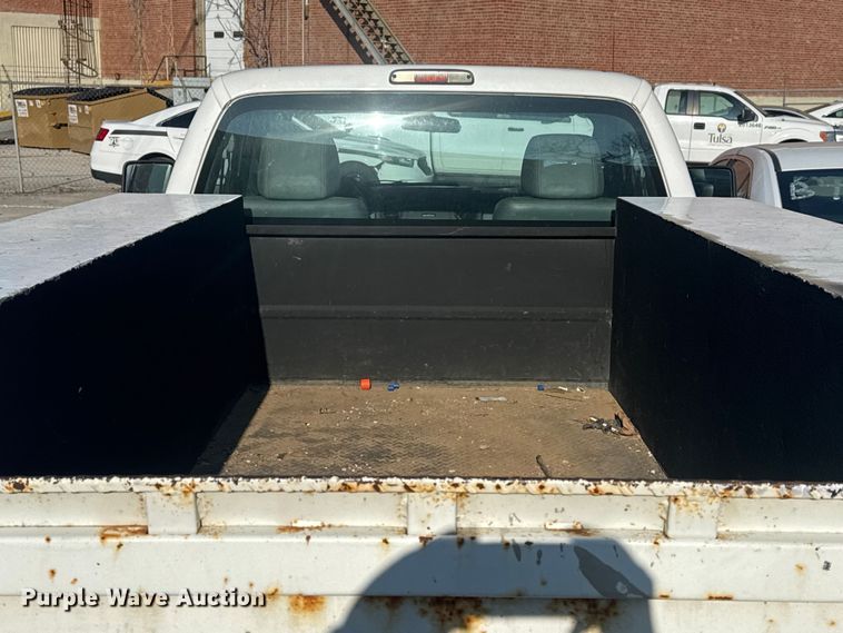 image for item FB8603 2011 Ford F250 Super Duty XLT utility bed pickup truck