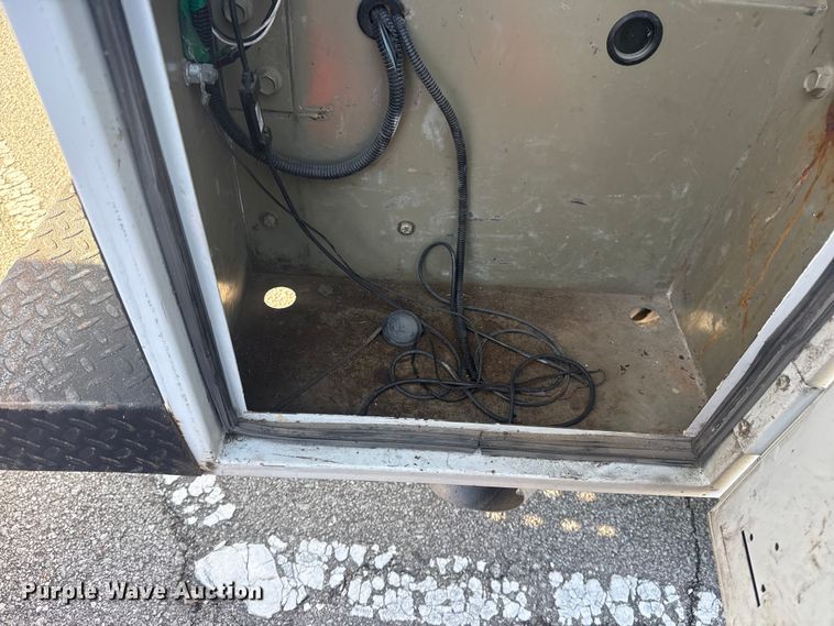 image for item FB8603 2011 Ford F250 Super Duty XLT utility bed pickup truck