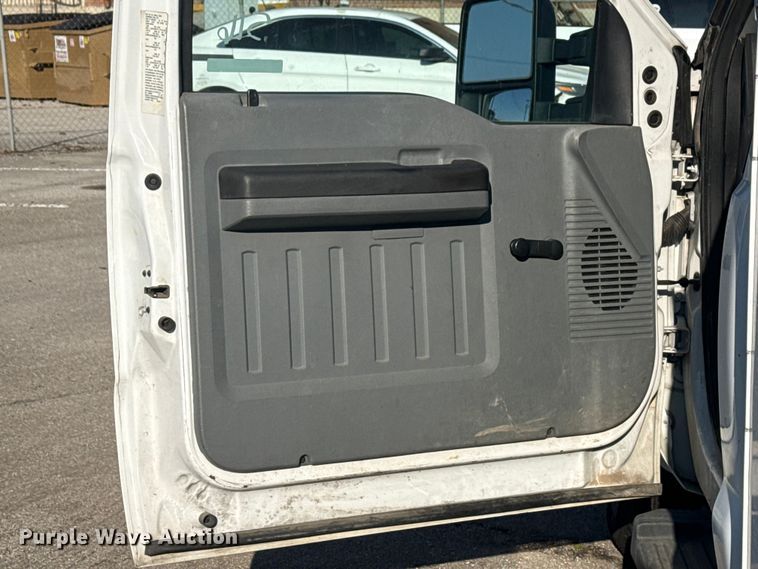 image for item FB8603 2011 Ford F250 Super Duty XLT utility bed pickup truck