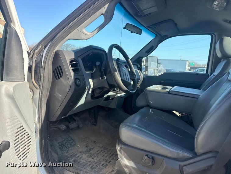 image for item FB8603 2011 Ford F250 Super Duty XLT utility bed pickup truck