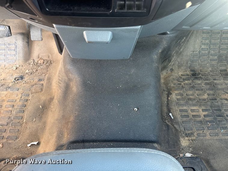 image for item FB8603 2011 Ford F250 Super Duty XLT utility bed pickup truck