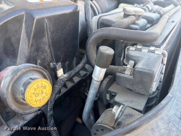 image for item FB8603 2011 Ford F250 Super Duty XLT utility bed pickup truck