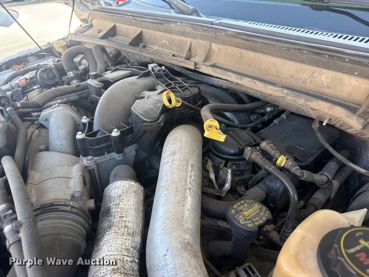 image for item FB8603 2011 Ford F250 Super Duty XLT utility bed pickup truck