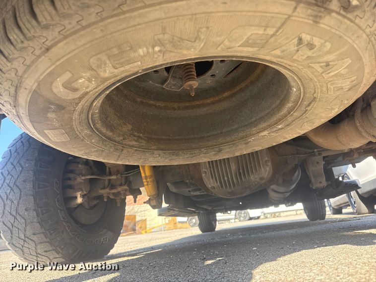 image for item FB8603 2011 Ford F250 Super Duty XLT utility bed pickup truck