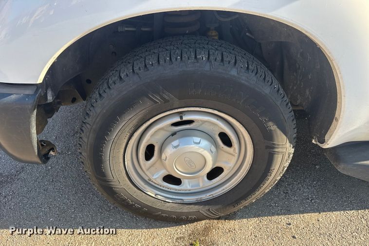 image for item FB8603 2011 Ford F250 Super Duty XLT utility bed pickup truck