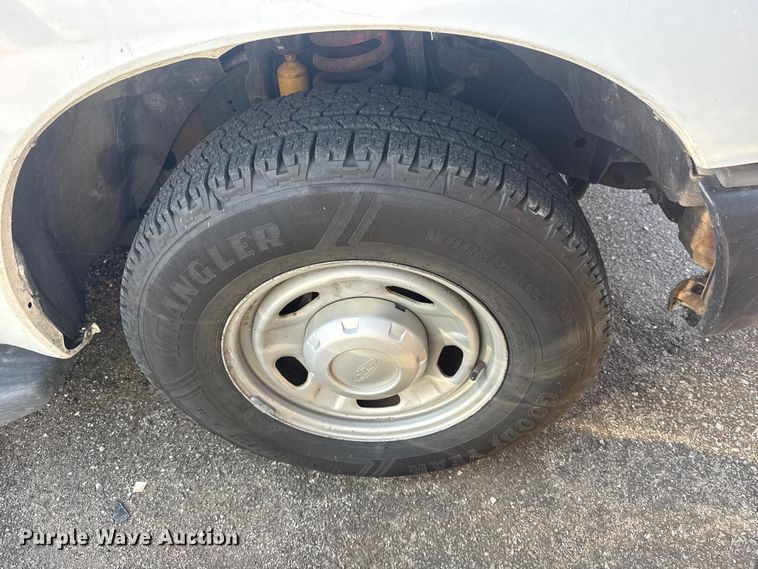 image for item FB8603 2011 Ford F250 Super Duty XLT utility bed pickup truck