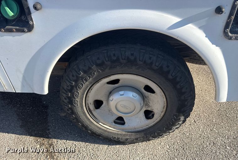 image for item FB8603 2011 Ford F250 Super Duty XLT utility bed pickup truck