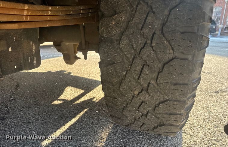 image for item FB8603 2011 Ford F250 Super Duty XLT utility bed pickup truck