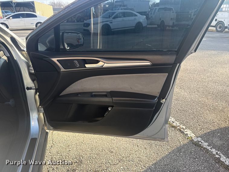 image for item FB8604 2014 Ford Fusion 