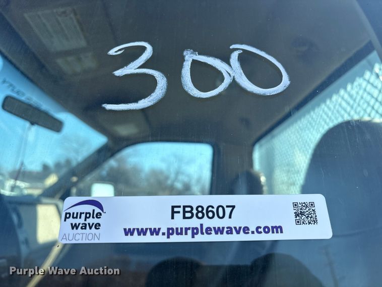 image for item FB8607 2010 Ford F450 Super Duty XL dump truck