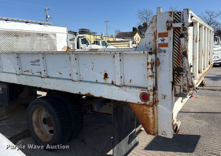 image for item FB8607 2010 Ford F450 Super Duty XL dump truck