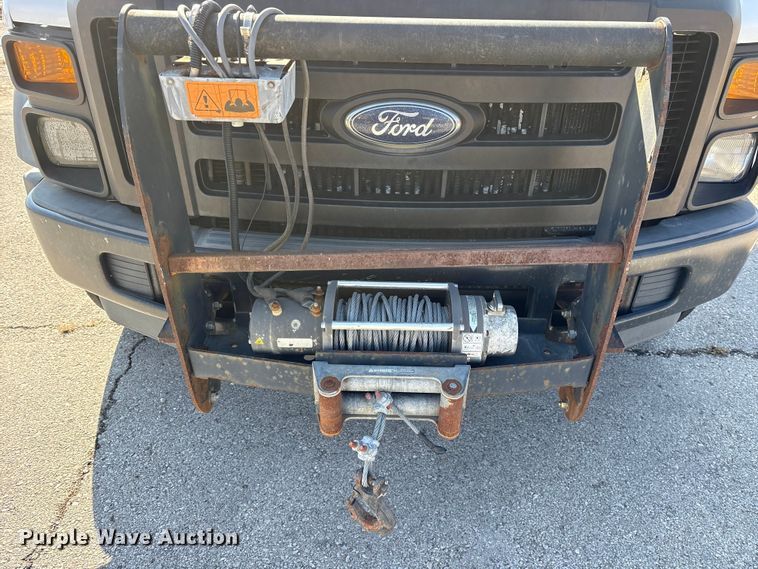 image for item FB8607 2010 Ford F450 Super Duty XL dump truck