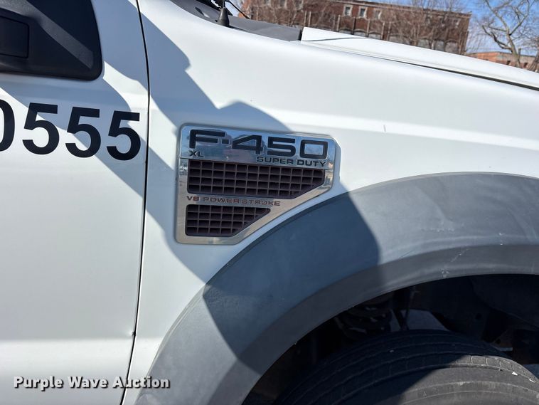 image for item FB8607 2010 Ford F450 Super Duty XL dump truck